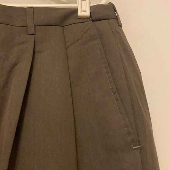 Haggar classic fit pleated, cuffed wrinkle free brown pants Size 38W X 30L NWT - Picture 4 of 8